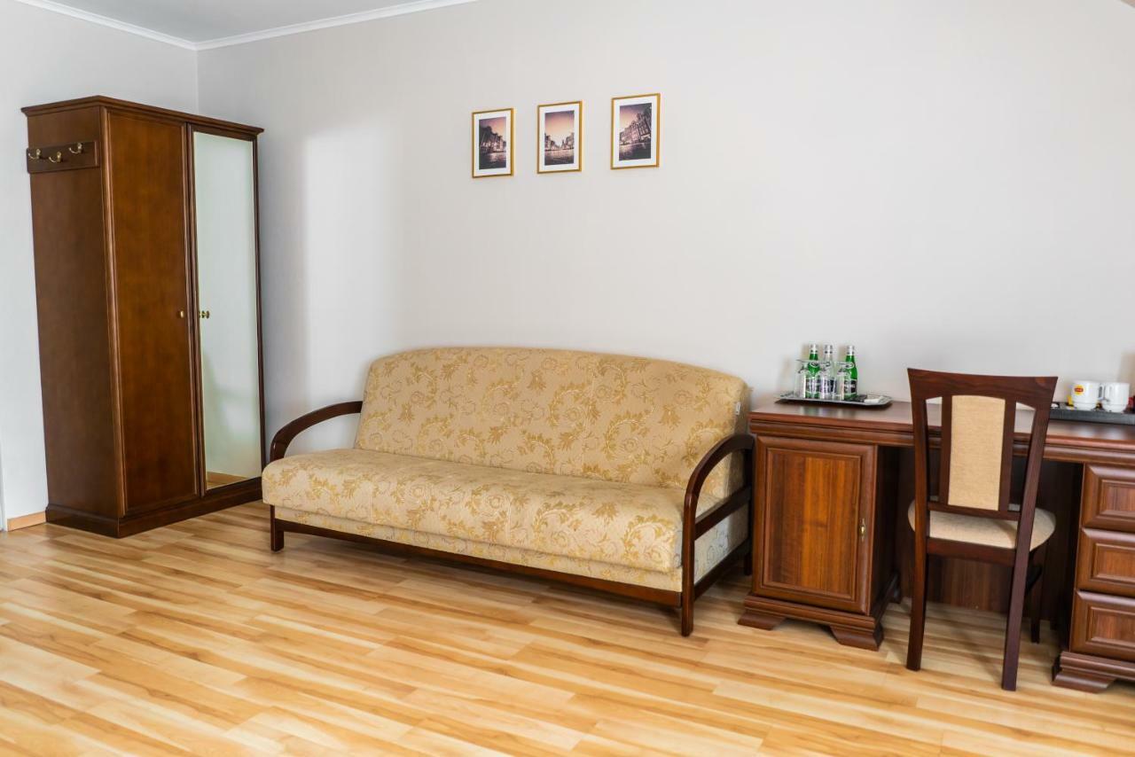 Dworek Helena Biala Podlaska Ngoại thất bức ảnh